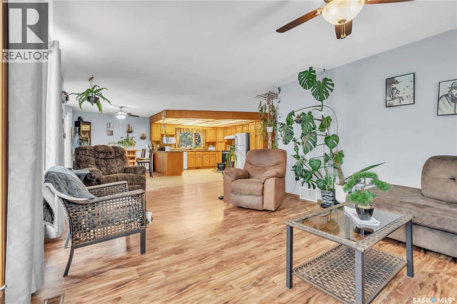 107 2nd AVENUE S — Pierceland, Saskatchewan - Photo 3 of 46