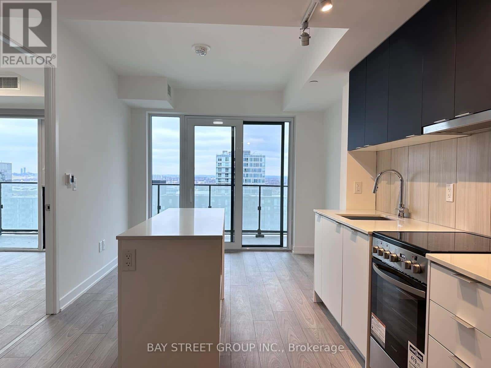 1101 - 8 TIPPETT ROAD — Toronto (Clanton Park), Ontario - Photo 3 of 21