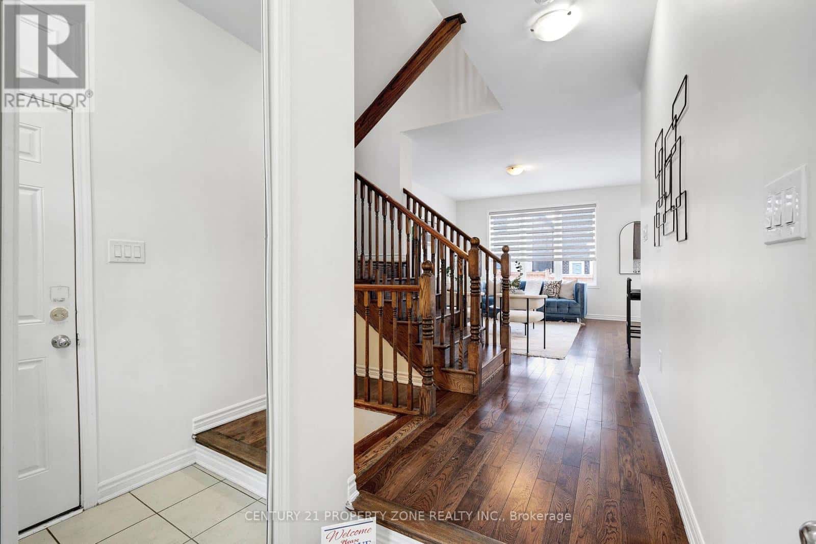 13 BOOTHILL DRIVE N — Brampton (Northwest Brampton), Ontario - Photo 3 of 28