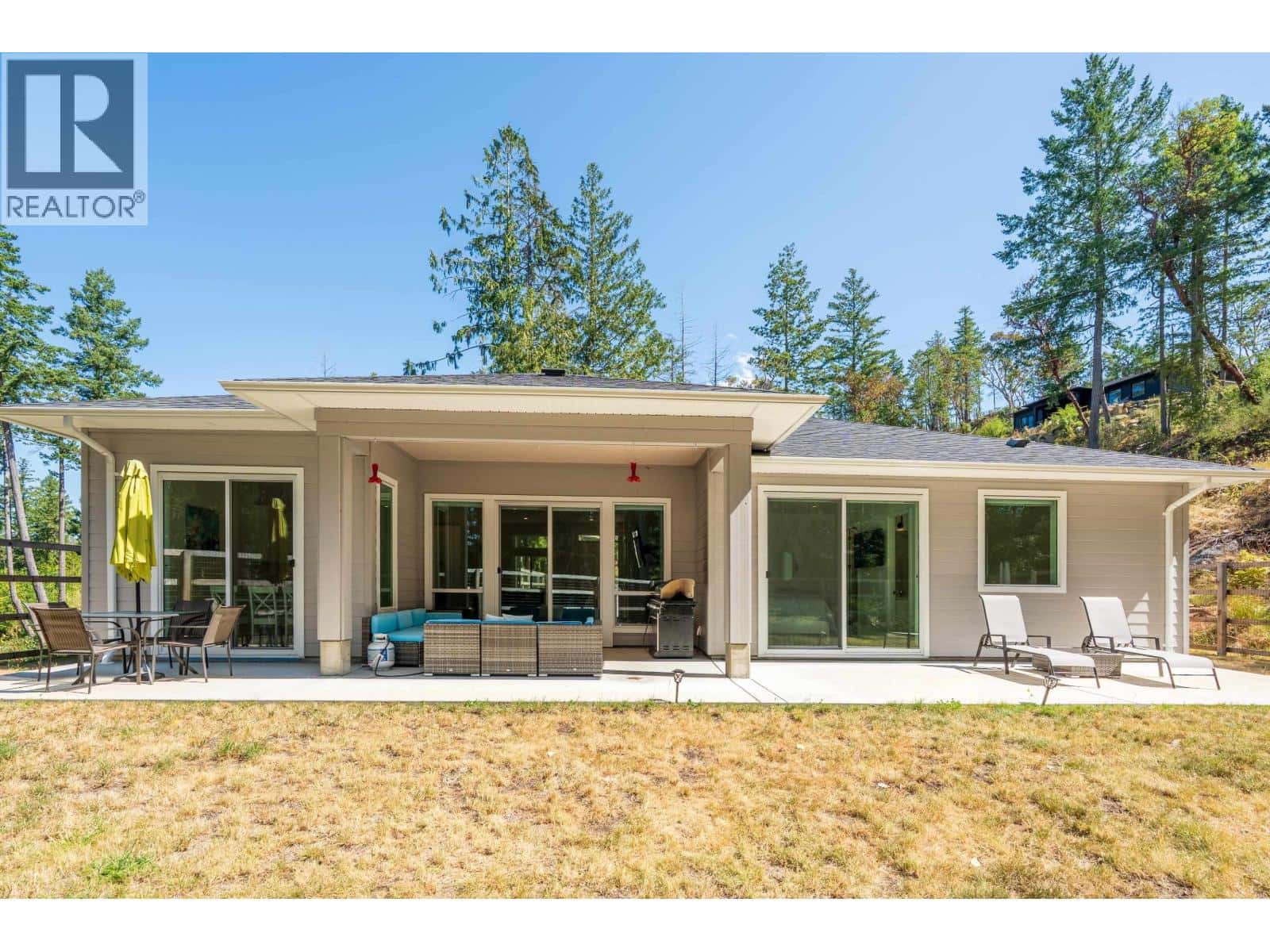 11120 SUNSHINE COAST HIGHWAY — Pender Harbour, British Columbia - Photo 2 of 40