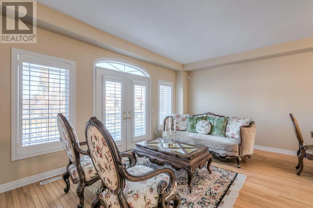 63 SNOWY MEADOW AVENUE — Richmond Hill (Oak Ridges), Ontario - Photo 4 of 36