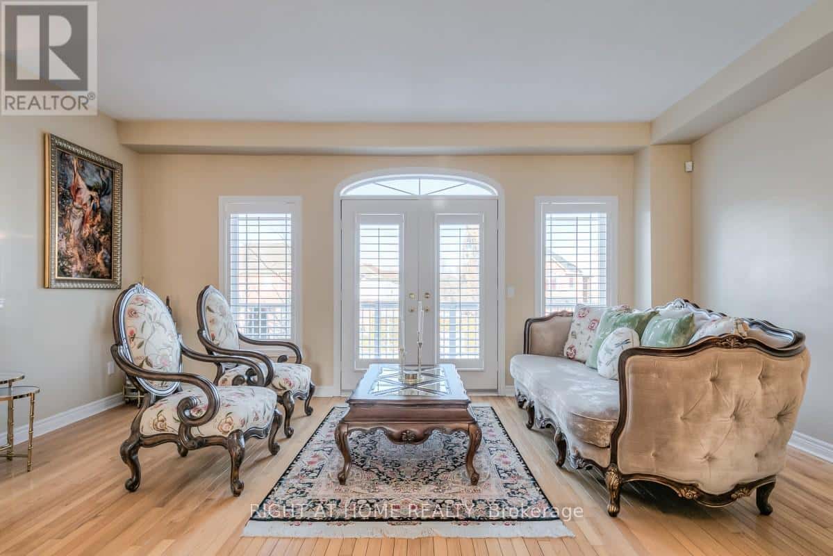 63 SNOWY MEADOW AVENUE — Richmond Hill (Oak Ridges), Ontario - Photo 5 of 36