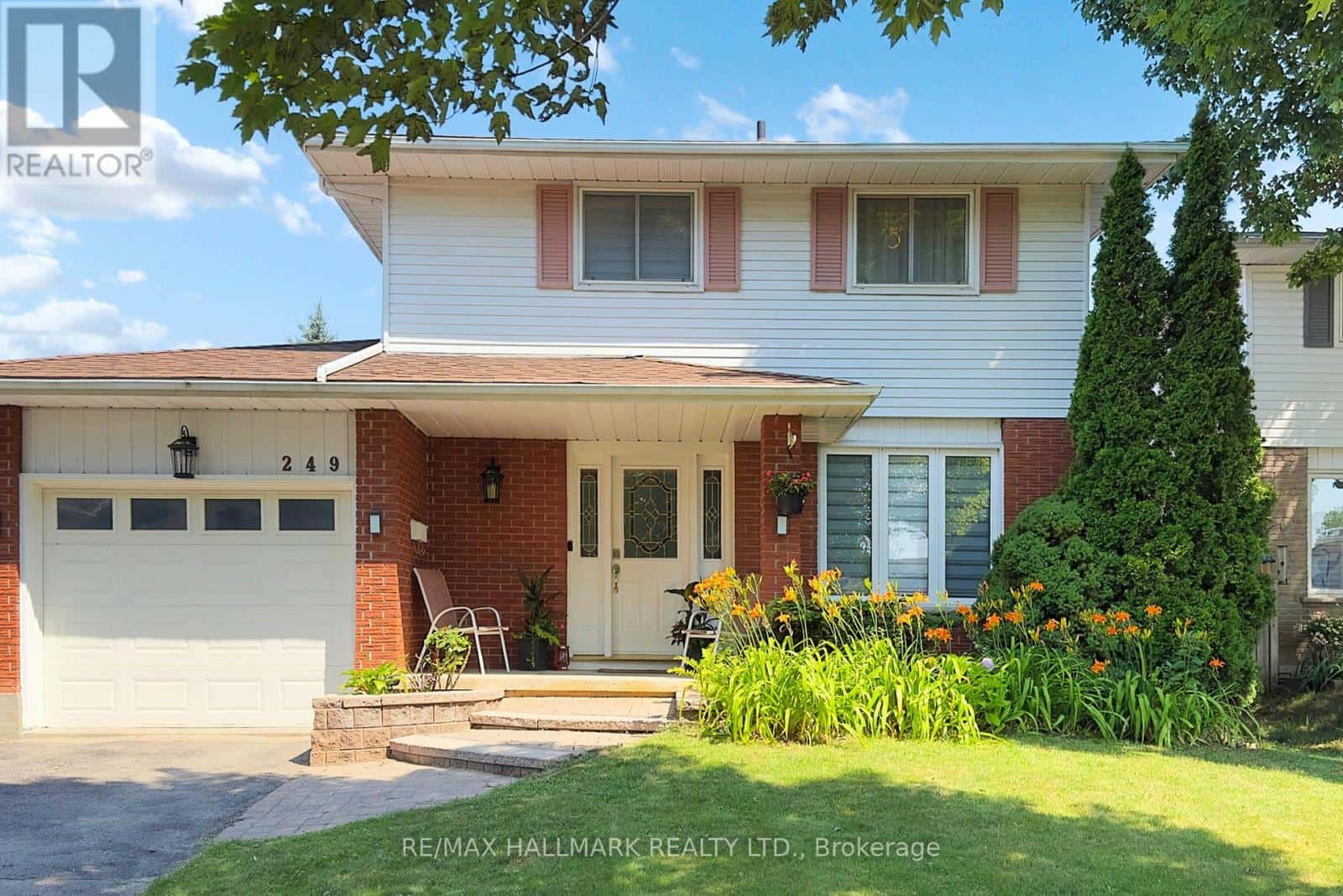 249 KENSINGTON CRESCENT — Oshawa (Centennial), Ontario - Photo 2 of 47