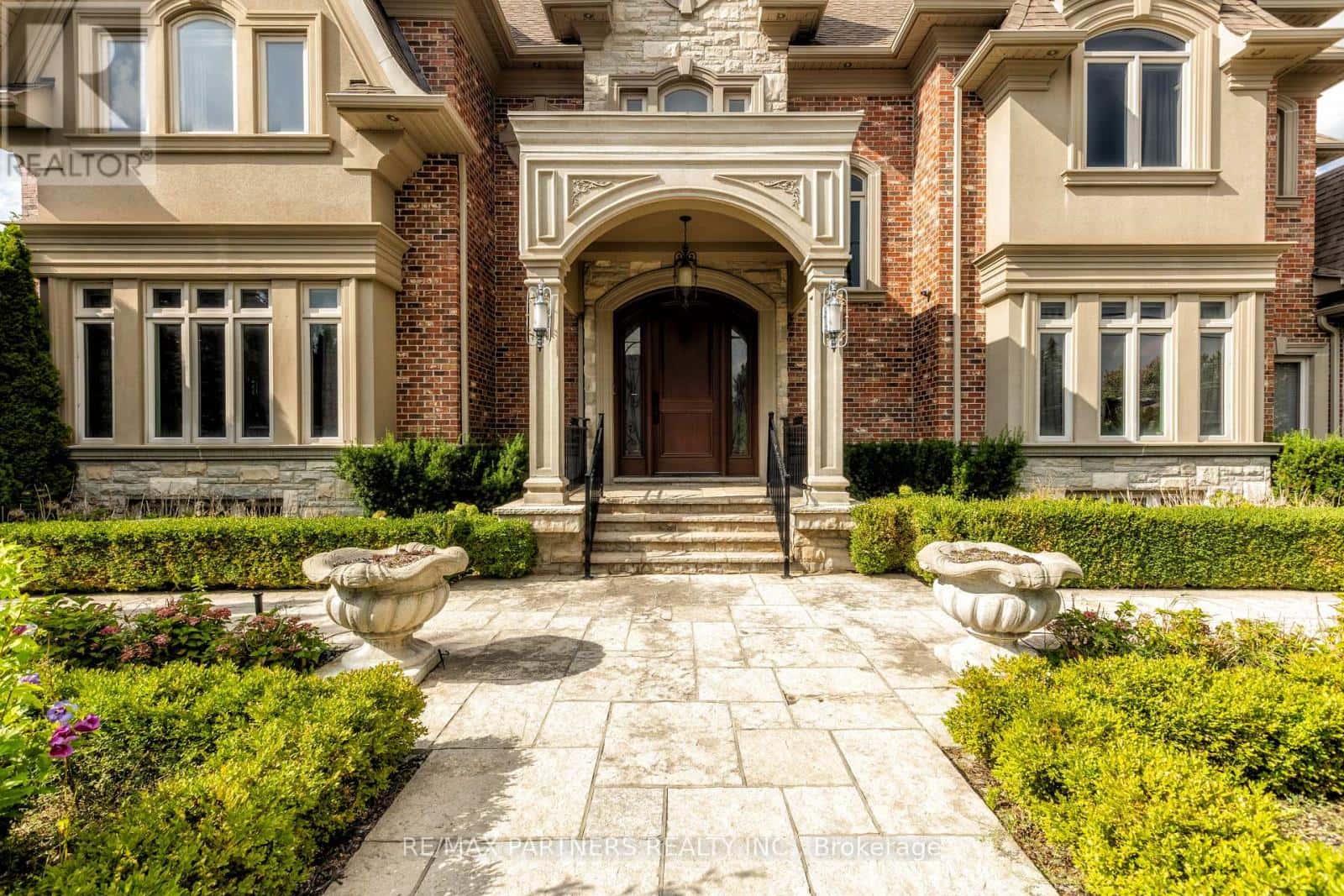 68 MAPLE GROVE AVENUE — Richmond Hill (Oak Ridges), Ontario - Photo 4 of 50