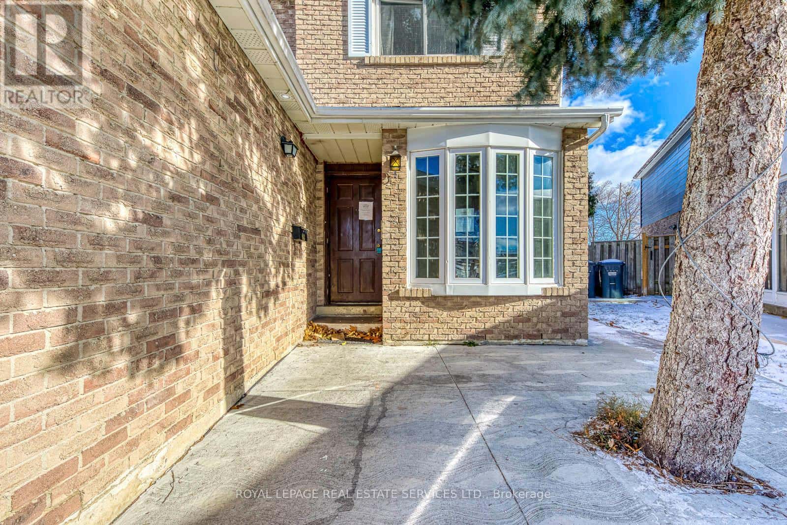 66 BANTING CRESCENT — Brampton (Fletcher's West), Ontario - Photo 3 of 36