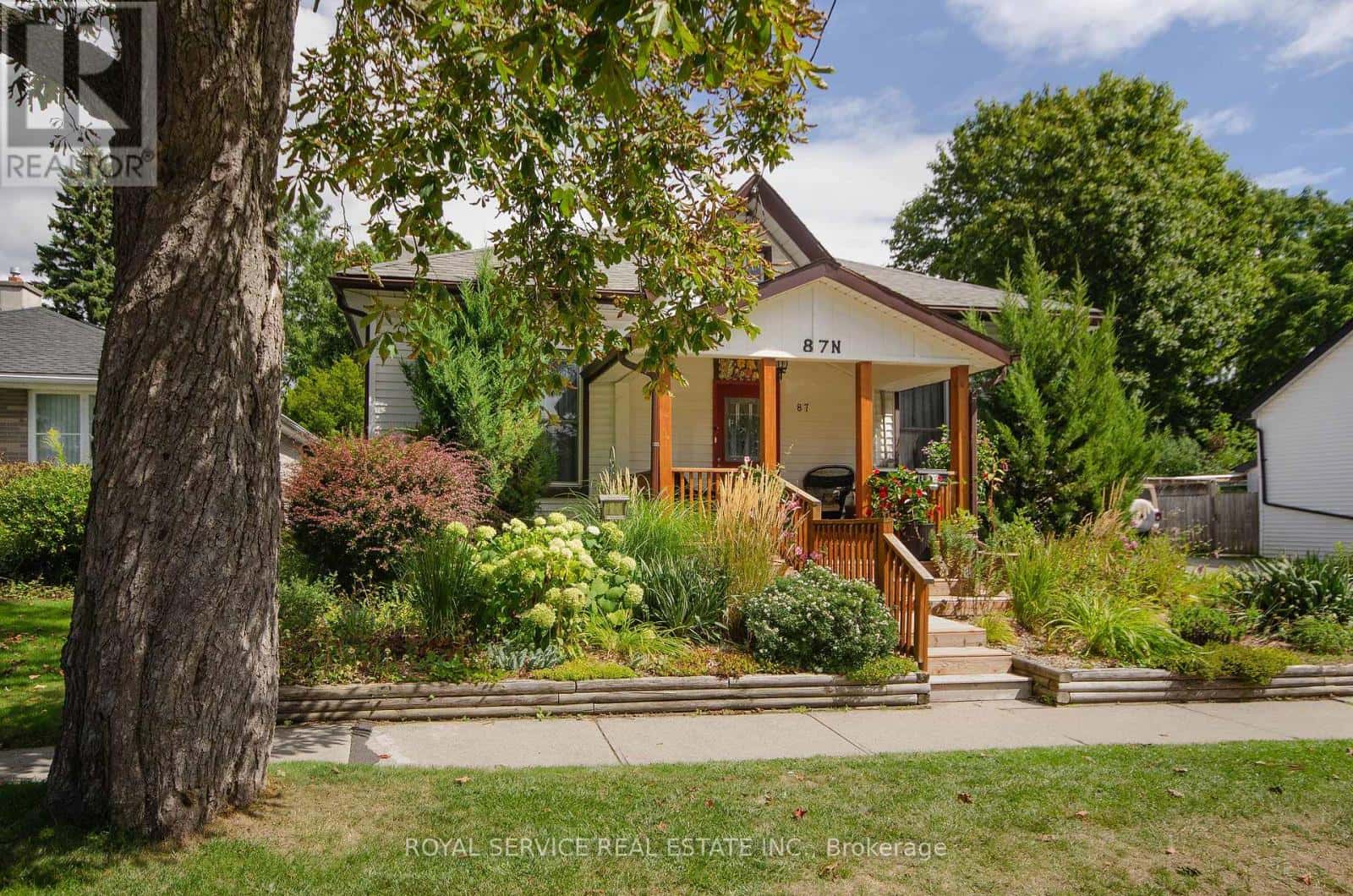 87 HOPE STREET N — Port Hope, Ontario - Photo 2 of 38