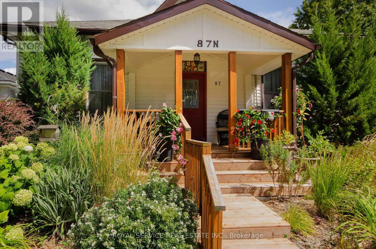 87 HOPE STREET N — Port Hope, Ontario - Photo 4 of 38