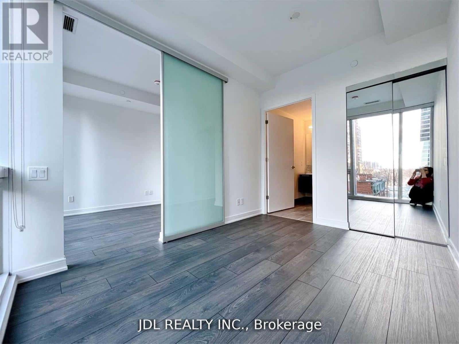 507 - 3 GLOUCESTER STREET — Toronto (Church-Yonge Corridor), Ontario - Photo 5 of 10