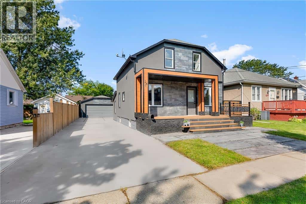 249 WALLACE Avenue S — Welland, Ontario - Photo 2 of 35