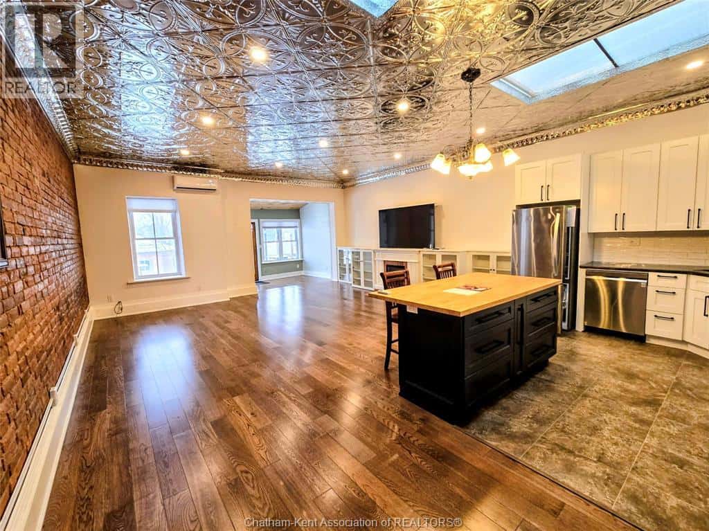 163 MAIN STREET — Dresden, Ontario - Photo 4 of 27