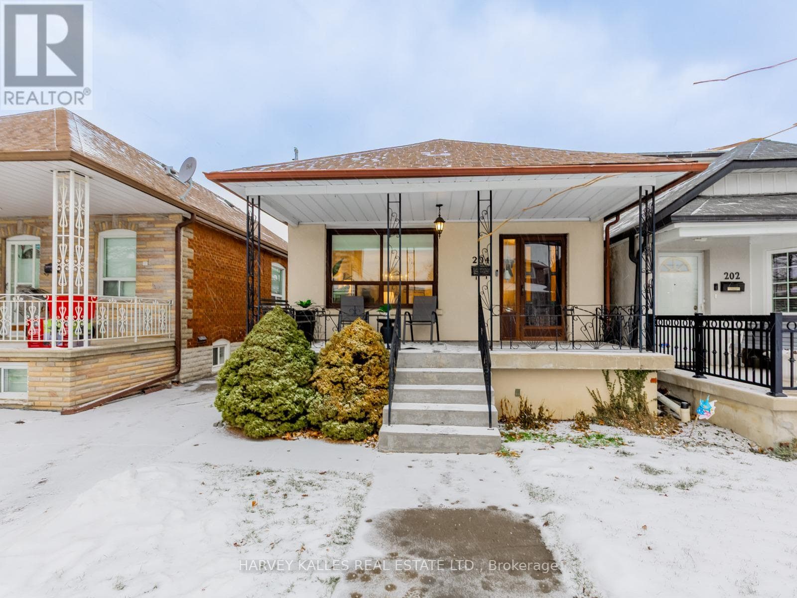 204 BELGRAVIA AVENUE — Toronto (Briar Hill-Belgravia), Ontario - Main photo