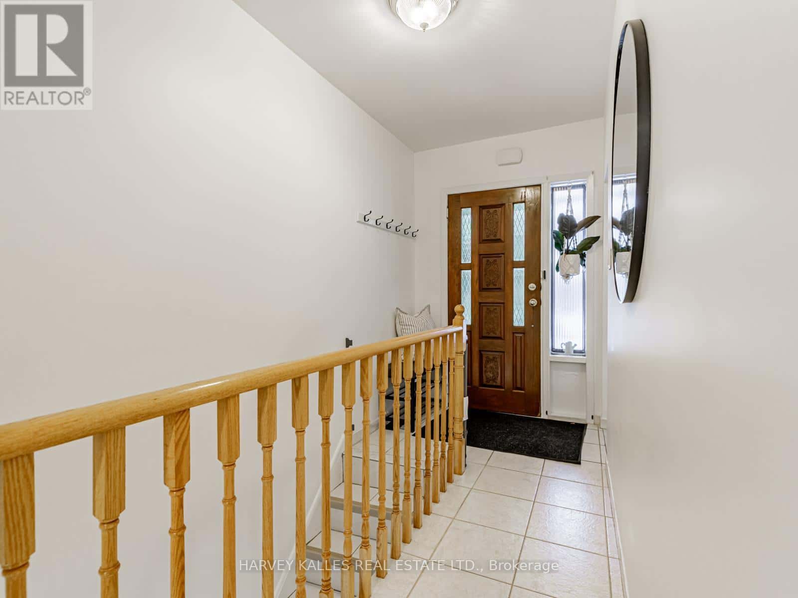 204 BELGRAVIA AVENUE — Toronto (Briar Hill-Belgravia), Ontario - Photo 4 of 33