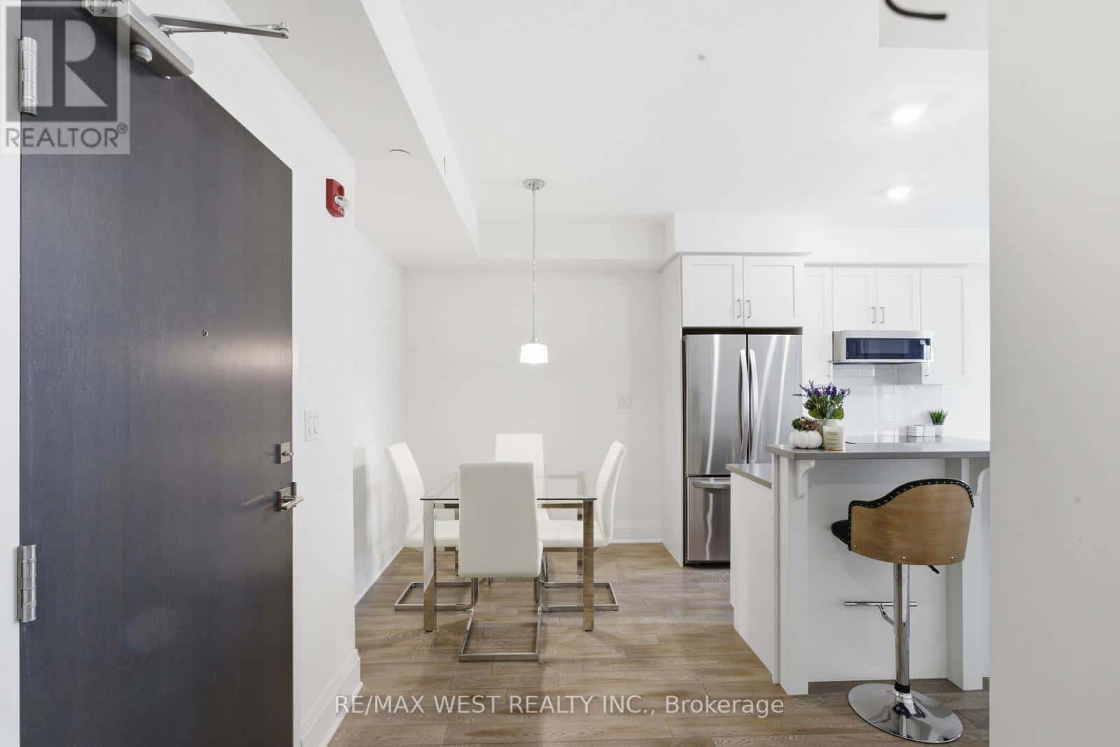 412 - 2 ADAM SELLERS STREET — Markham (Cornell), Ontario - Photo 2 of 14