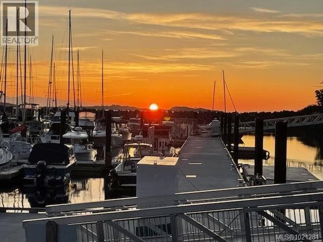 305 3529 Dolphin Dr — Nanoose Bay, British Columbia - Main photo