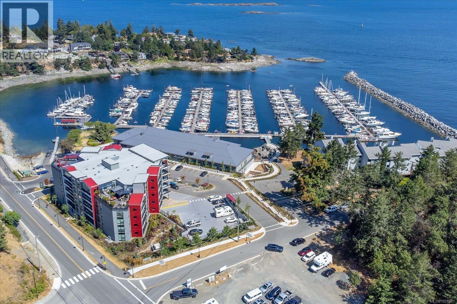 305 3529 Dolphin Dr — Nanoose Bay, British Columbia - Photo 2 of 69