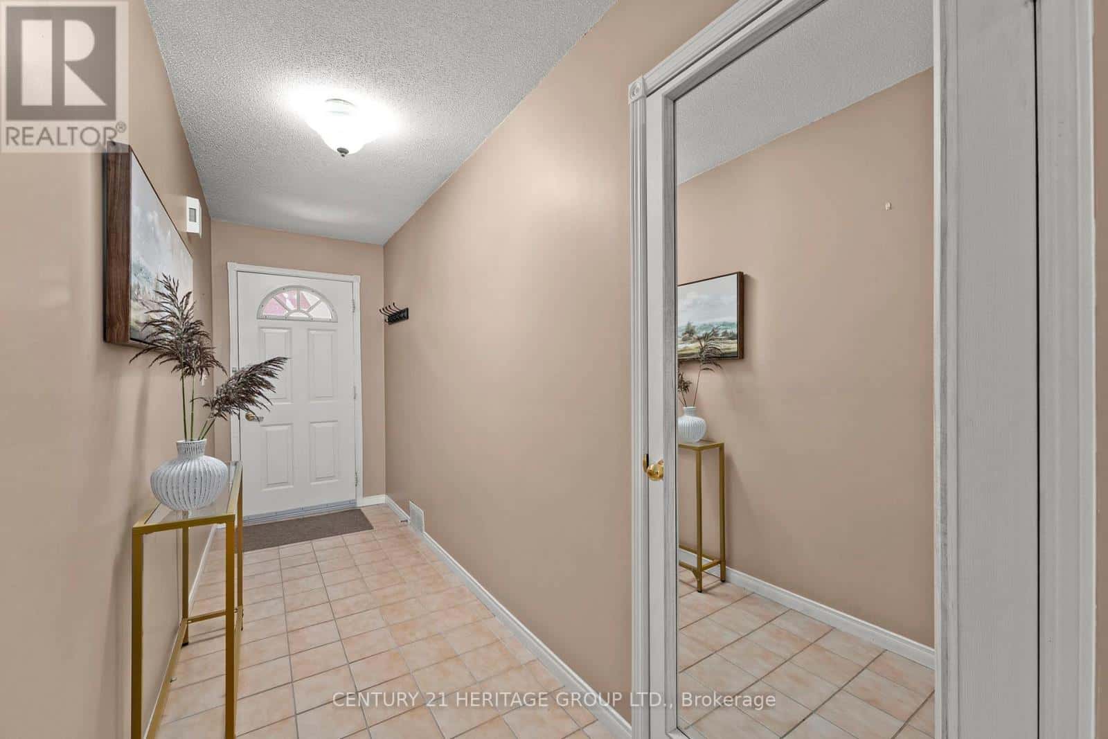 408 - 40 MUSEUM DRIVE — Orillia, Ontario - Photo 3 of 37