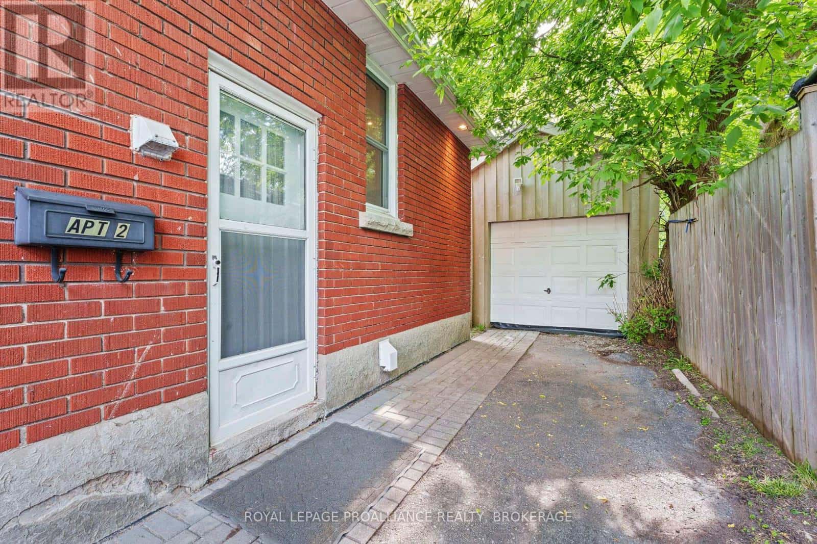 168 MACDONNELL STREET — Kingston (Central City East), Ontario - Photo 3 of 35