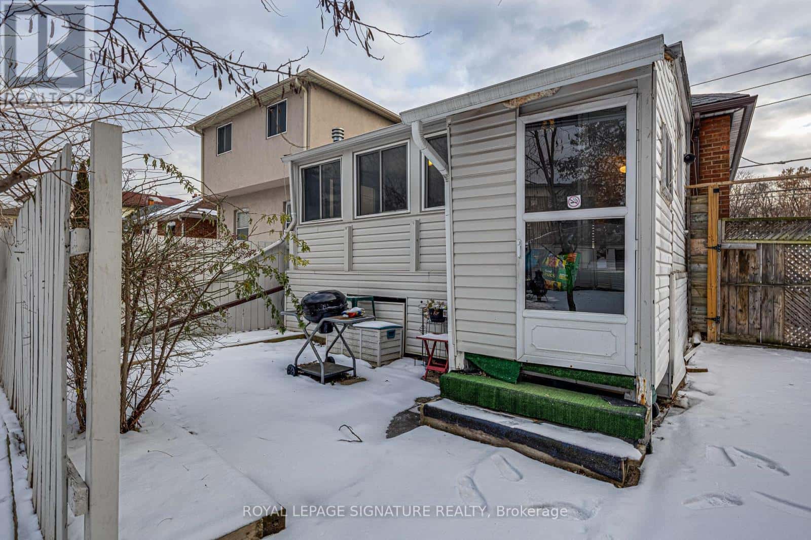 418 O' CONNOR DRIVE — Toronto (East York), Ontario - Photo 3 of 8