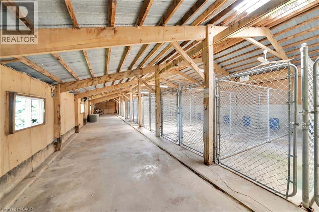 226 CARLUKE Road E — Ancaster, Ontario - Photo 5 of 50