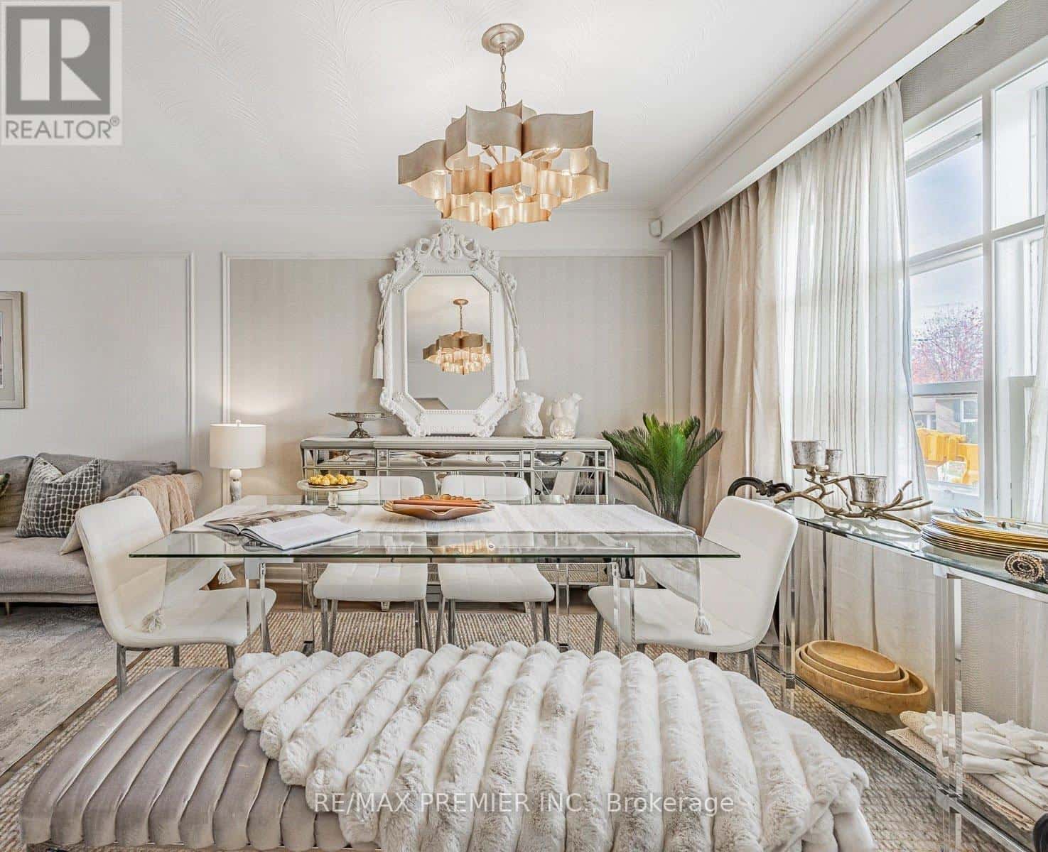 1368 TANSLEY DRIVE — Oakville (WO West), Ontario - Photo 2 of 8