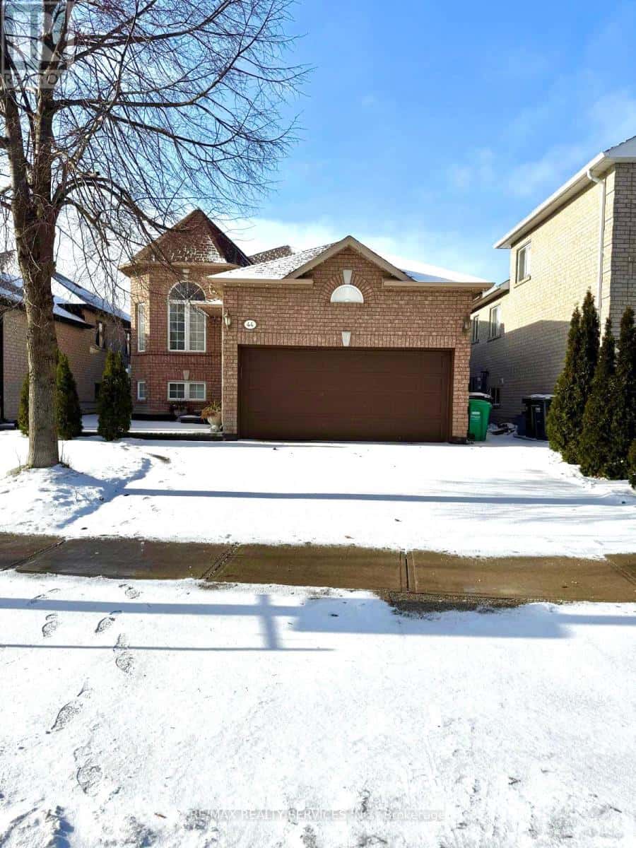 44 EDGAR ROAD — Caledon (Bolton East), Ontario - Photo 3 of 34