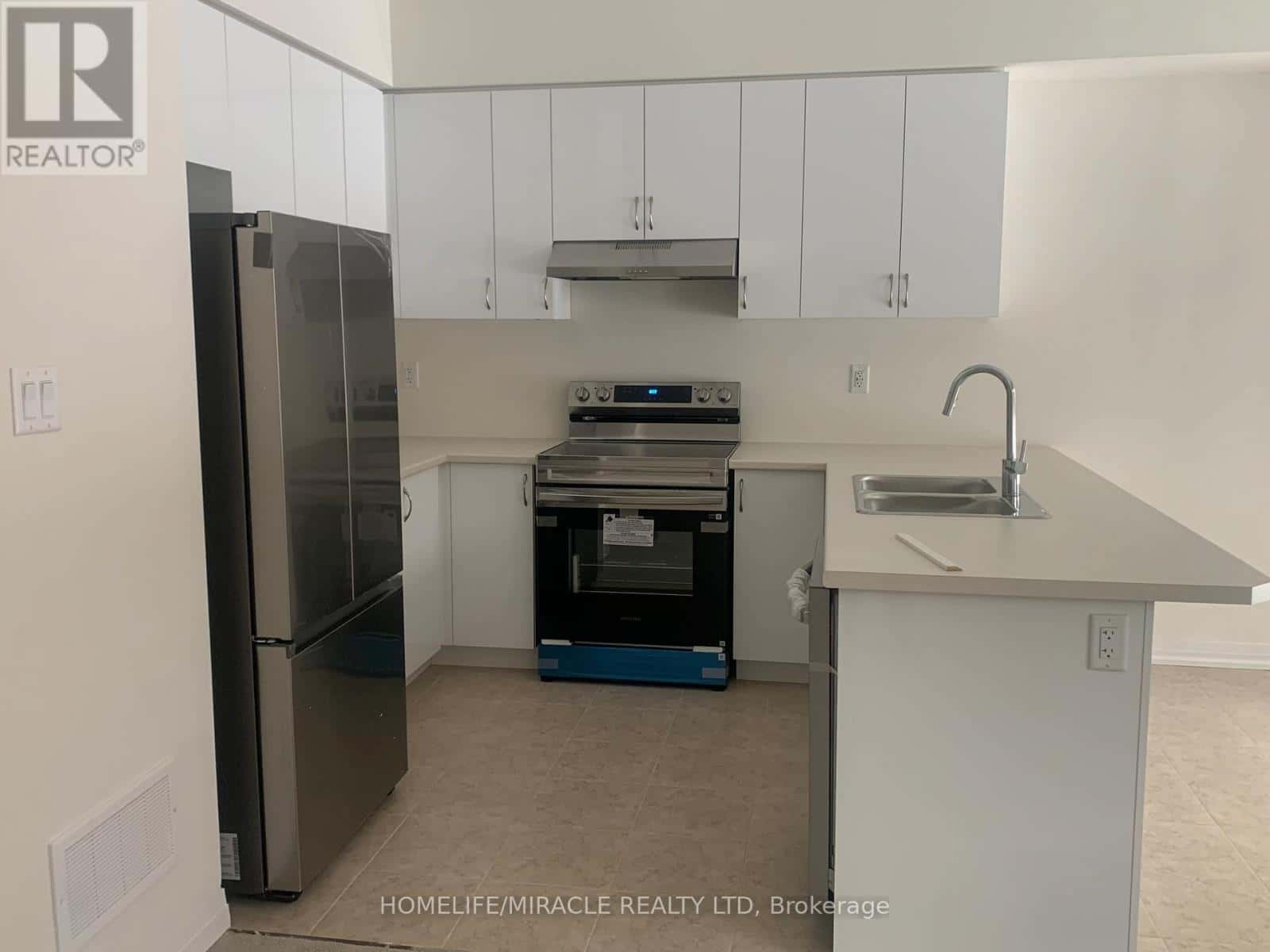 60 MCKERNAN AVENUE — Brantford, Ontario - Photo 2 of 8