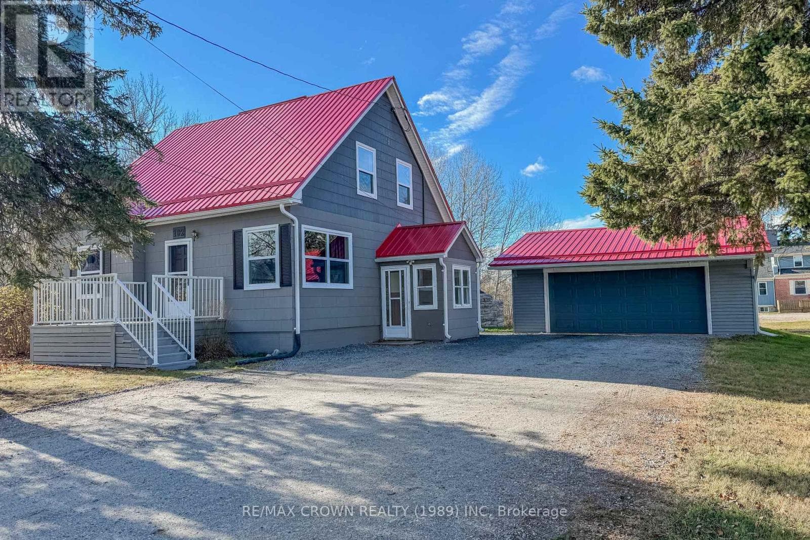 102 FIRST STREET — Smooth Rock Falls (SRF), Ontario - Main photo