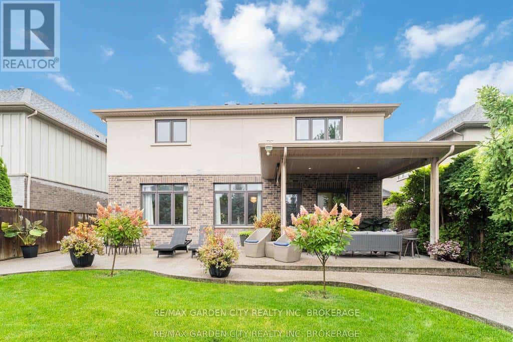 8625 ANGIE DRIVE — Niagara Falls (Forestview), Ontario - Photo 4 of 44