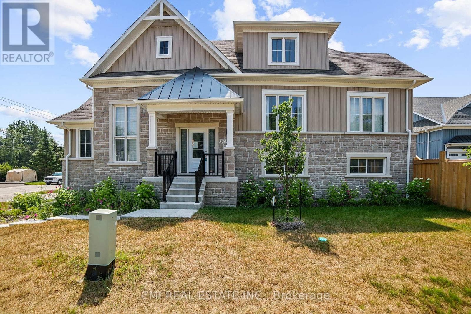 3205 MOSLEY STREET — Wasaga Beach, Ontario - Main photo