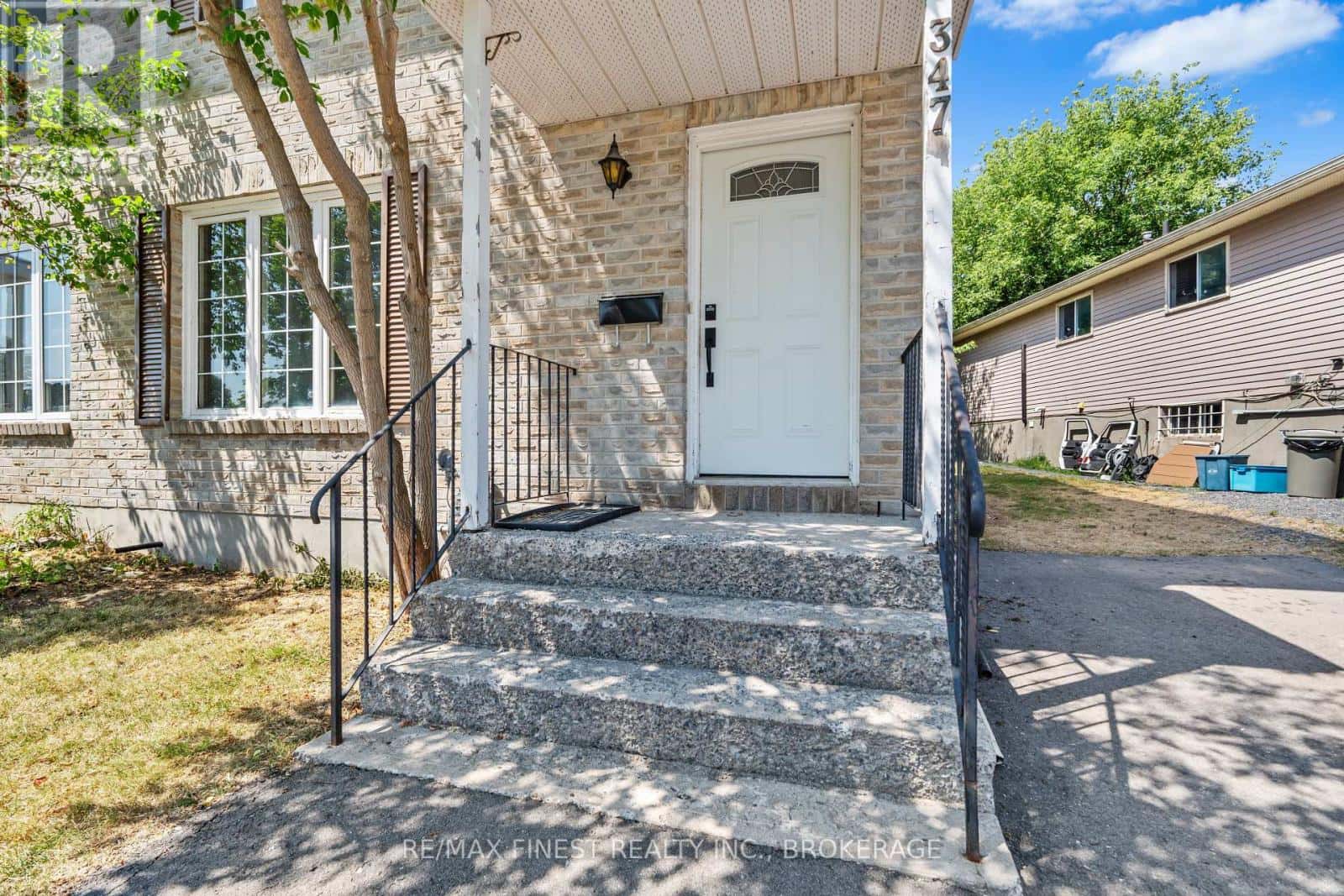 347 KINGSDALE AVENUE — Kingston (East Gardiners Rd), Ontario - Photo 4 of 33