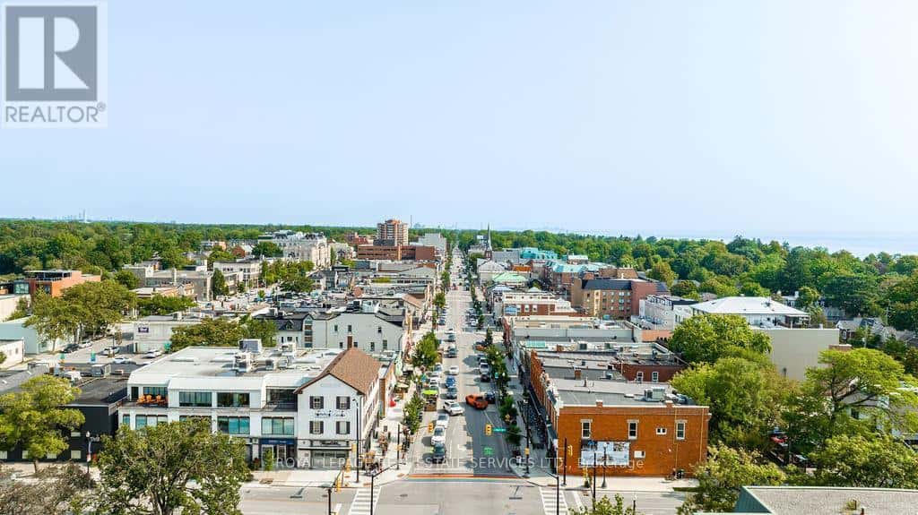 708 - 100 LAKESHORE ROAD E — Oakville (OO Old Oakville), Ontario - Photo 3 of 24