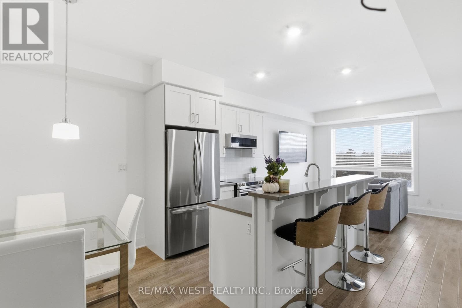 412 - 2 ADAM SELLERS STREET — Markham (Cornell), Ontario - Main photo