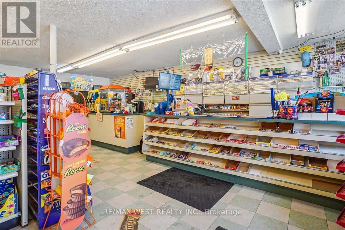 132-134 VICTORIA STREET — Port Hope, Ontario - Photo 4 of 9