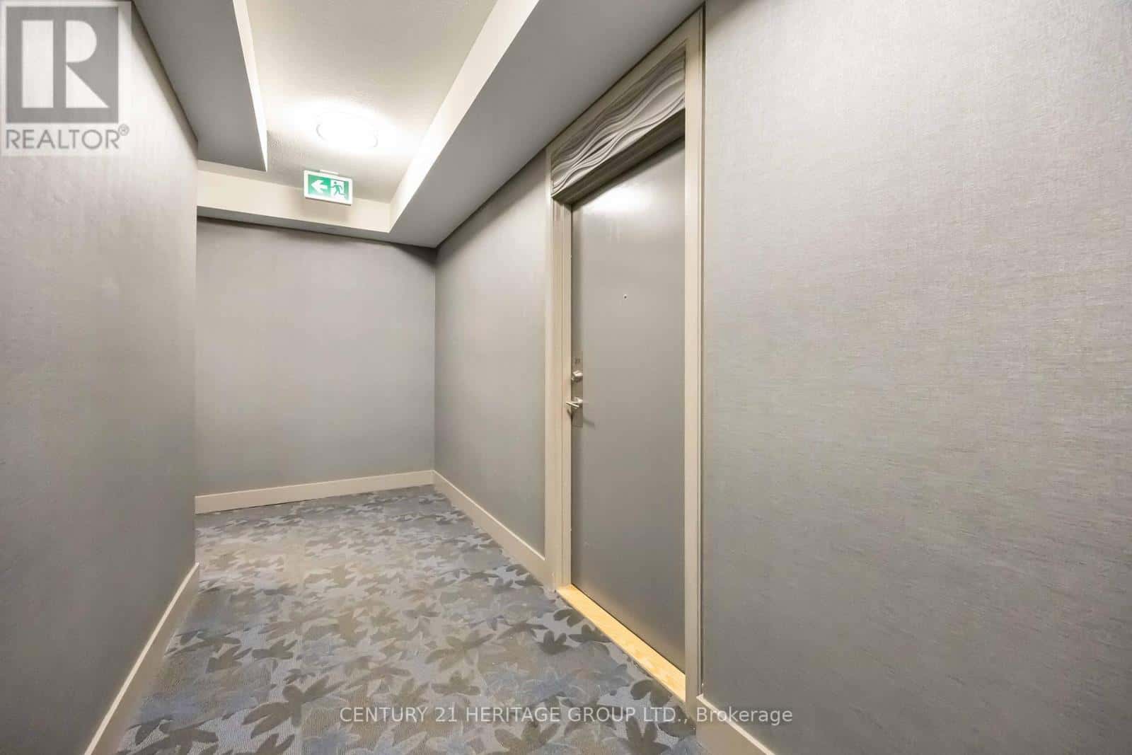 201 - 9618 YONGE STREET — Richmond Hill (North Richvale), Ontario - Photo 4 of 29