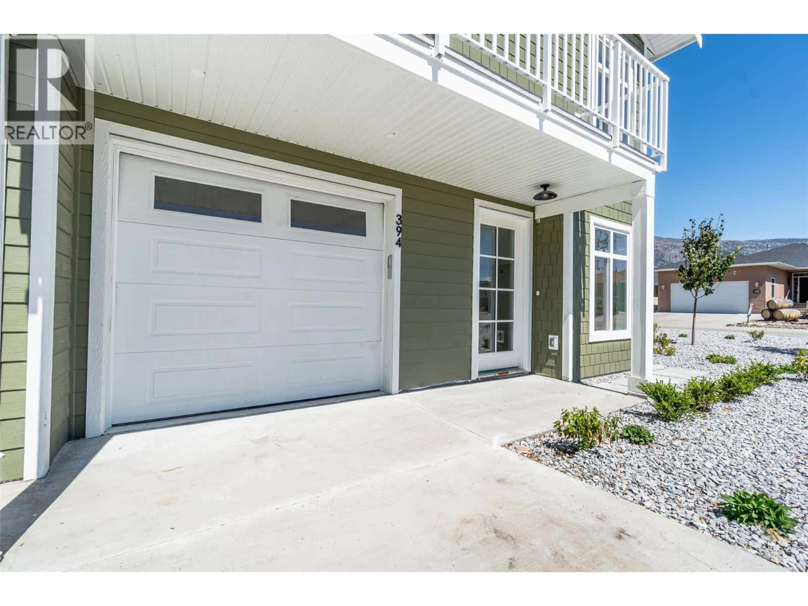 394 Chardonnay Avenue — Oliver, British Columbia - Photo 4 of 37