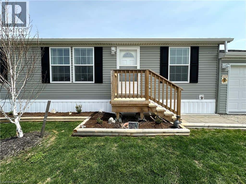 14 COPPER BEECH Drive — Haldimand County, Ontario - Photo 5 of 46