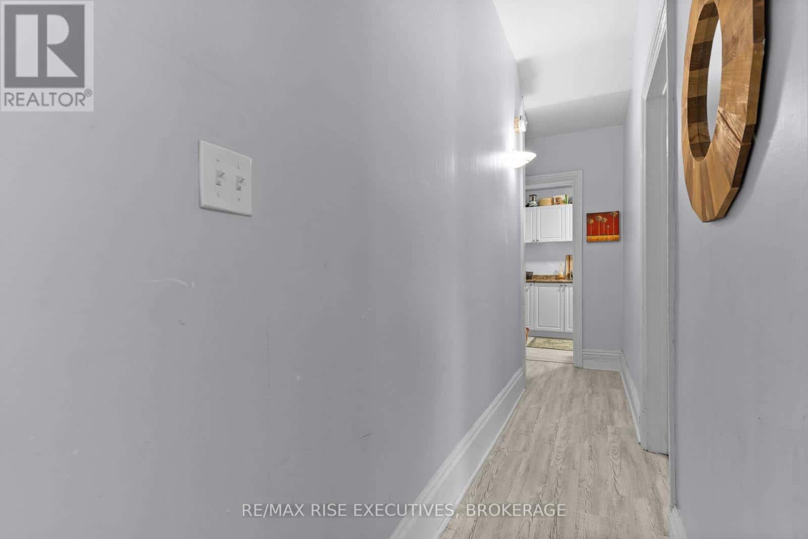 341 DIVISION STREET — Kingston (East of Sir John A. Blvd), Ontario - Photo 3 of 36