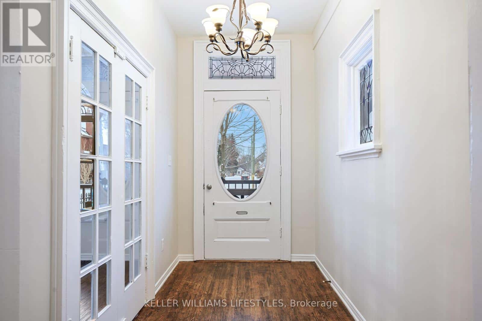 21 ELMWOOD AVENUE E — London South (South F), Ontario - Photo 3 of 50