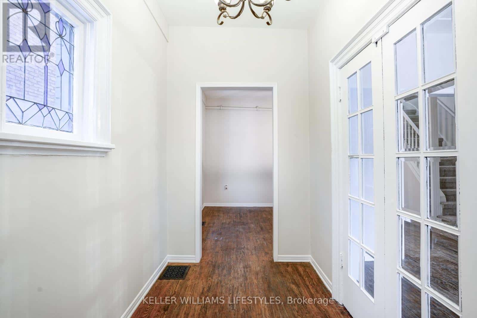 21 ELMWOOD AVENUE E — London South (South F), Ontario - Photo 4 of 50