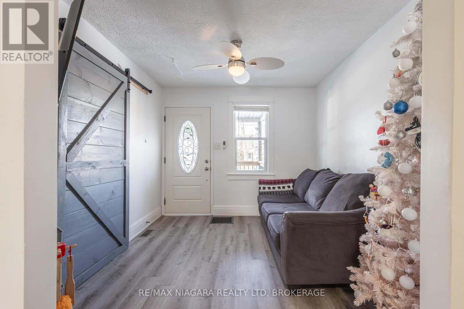 110 MCALPINE AVENUE S — Welland (Lincoln/Crowland), Ontario - Photo 4 of 21