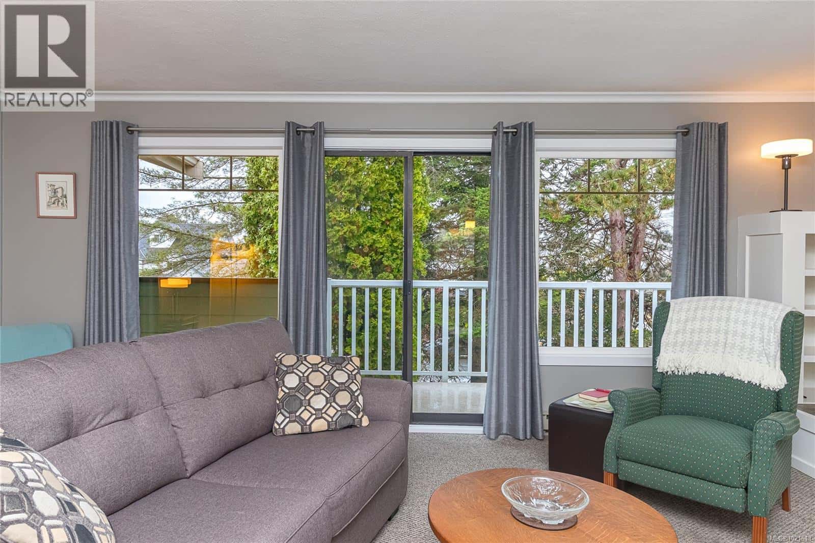 7906 Patterson Rd — Central Saanich, British Columbia - Photo 4 of 47