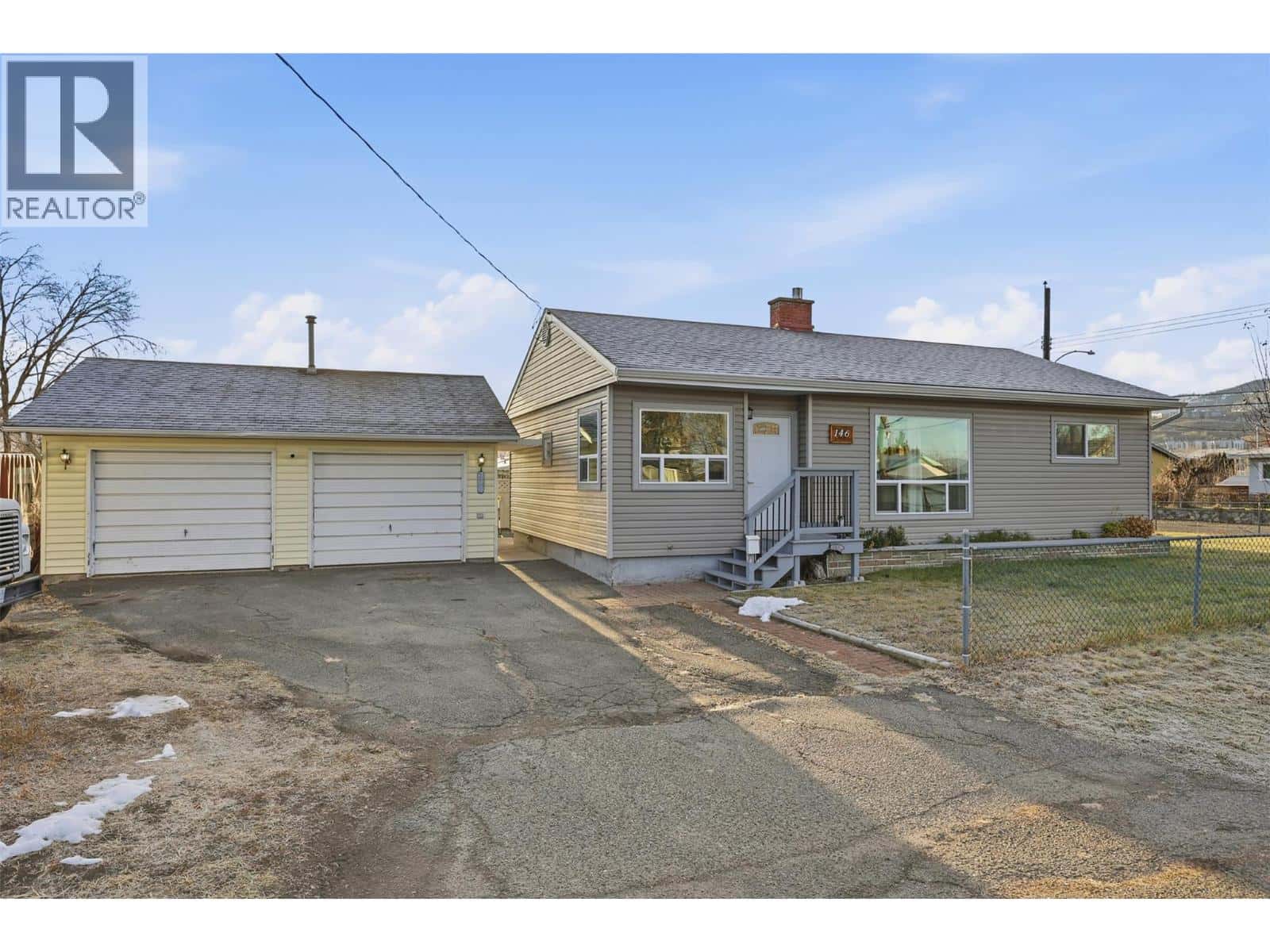 146 Aspen Street — Kamloops, British Columbia - Photo 2 of 35