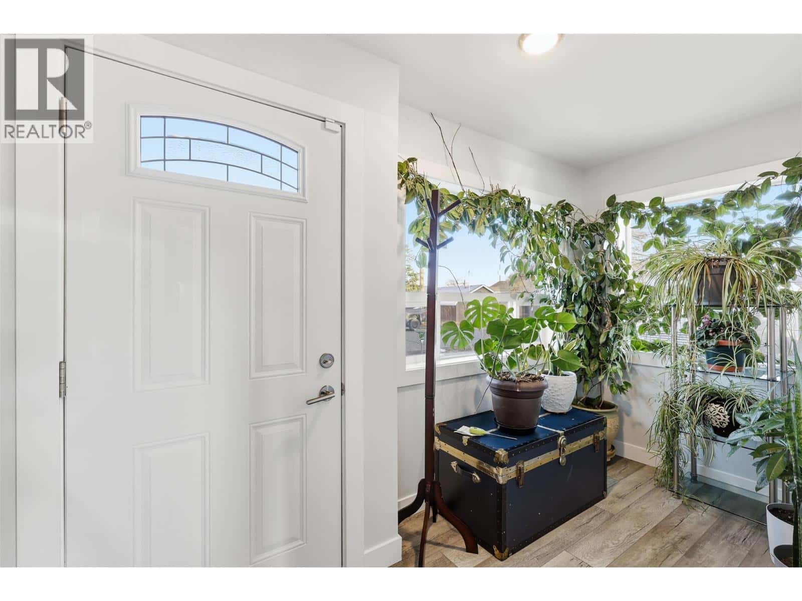 146 Aspen Street — Kamloops, British Columbia - Photo 4 of 35