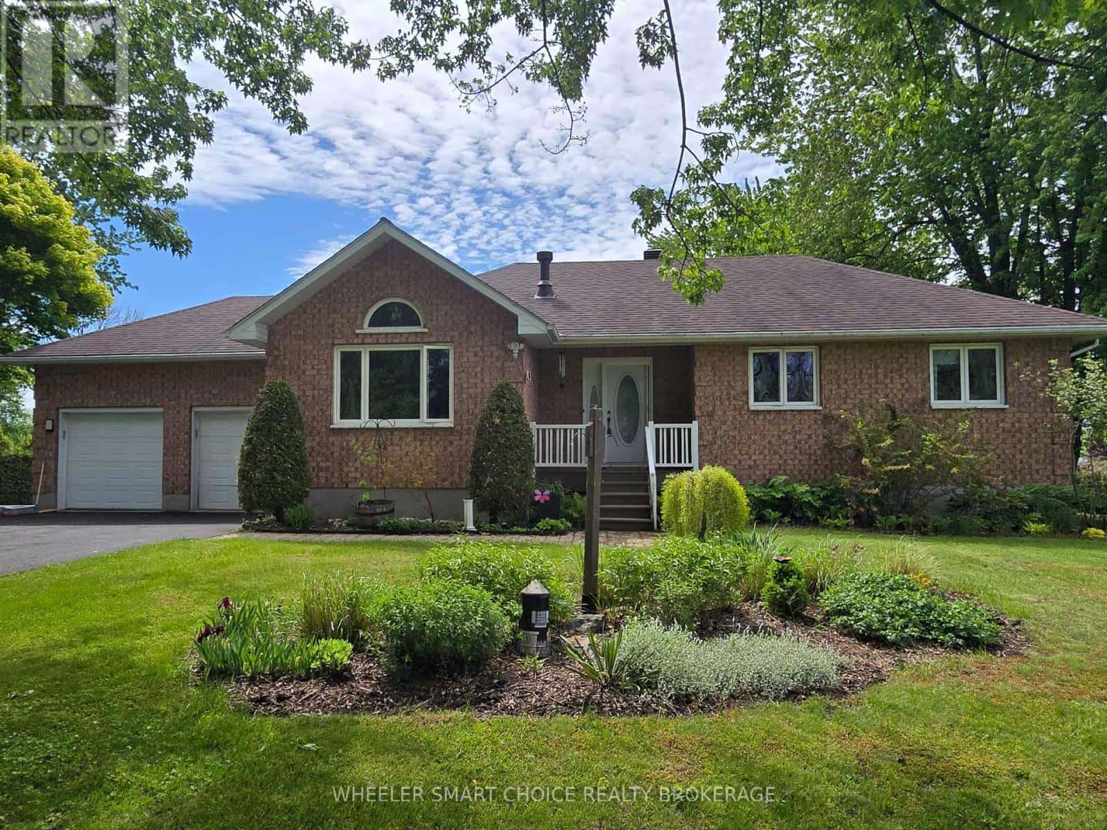 15206 COLONIAL DRIVE — South Stormont, Ontario - Photo 2 of 50