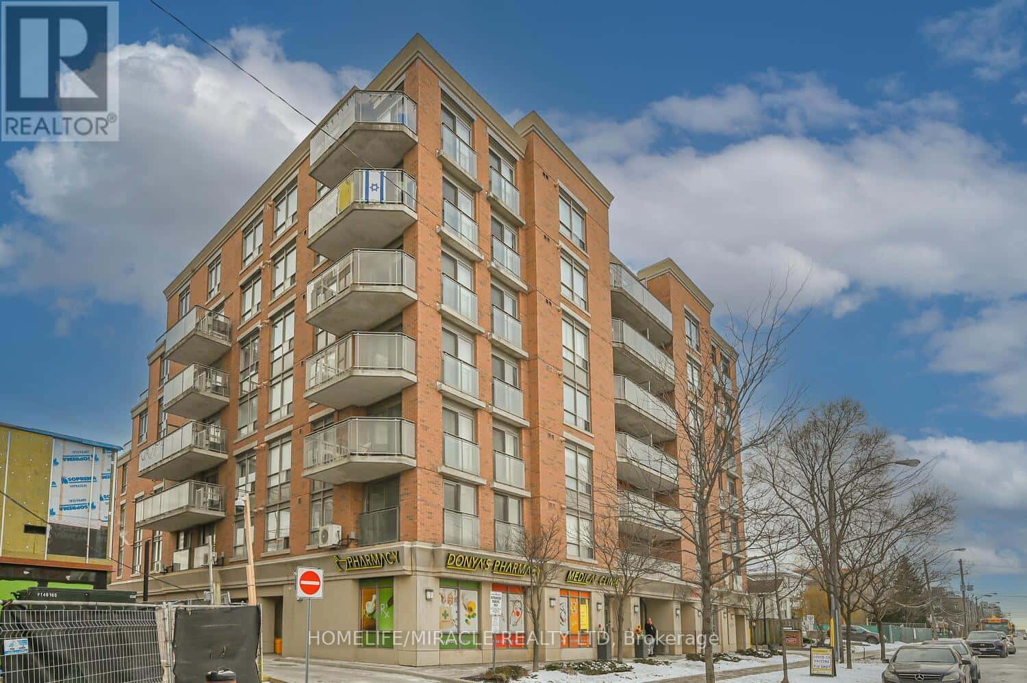 608 - 801 SHEPPARD AVENUE W — Toronto (Clanton Park), Ontario - Photo 4 of 32