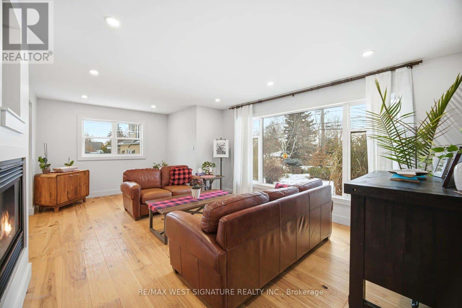 478 MAIN STREET — King (Schomberg), Ontario - Photo 5 of 37