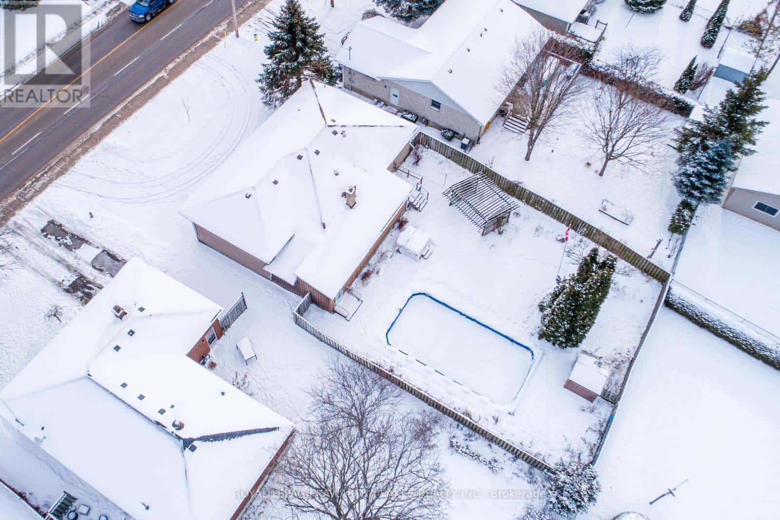 89 ANGELINE STREET S — Kawartha Lakes (Lindsay), Ontario - Photo 5 of 47