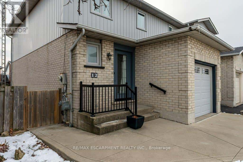 12 METEOR BOULEVARD — Hamilton (Stoney Creek), Ontario - Photo 3 of 30