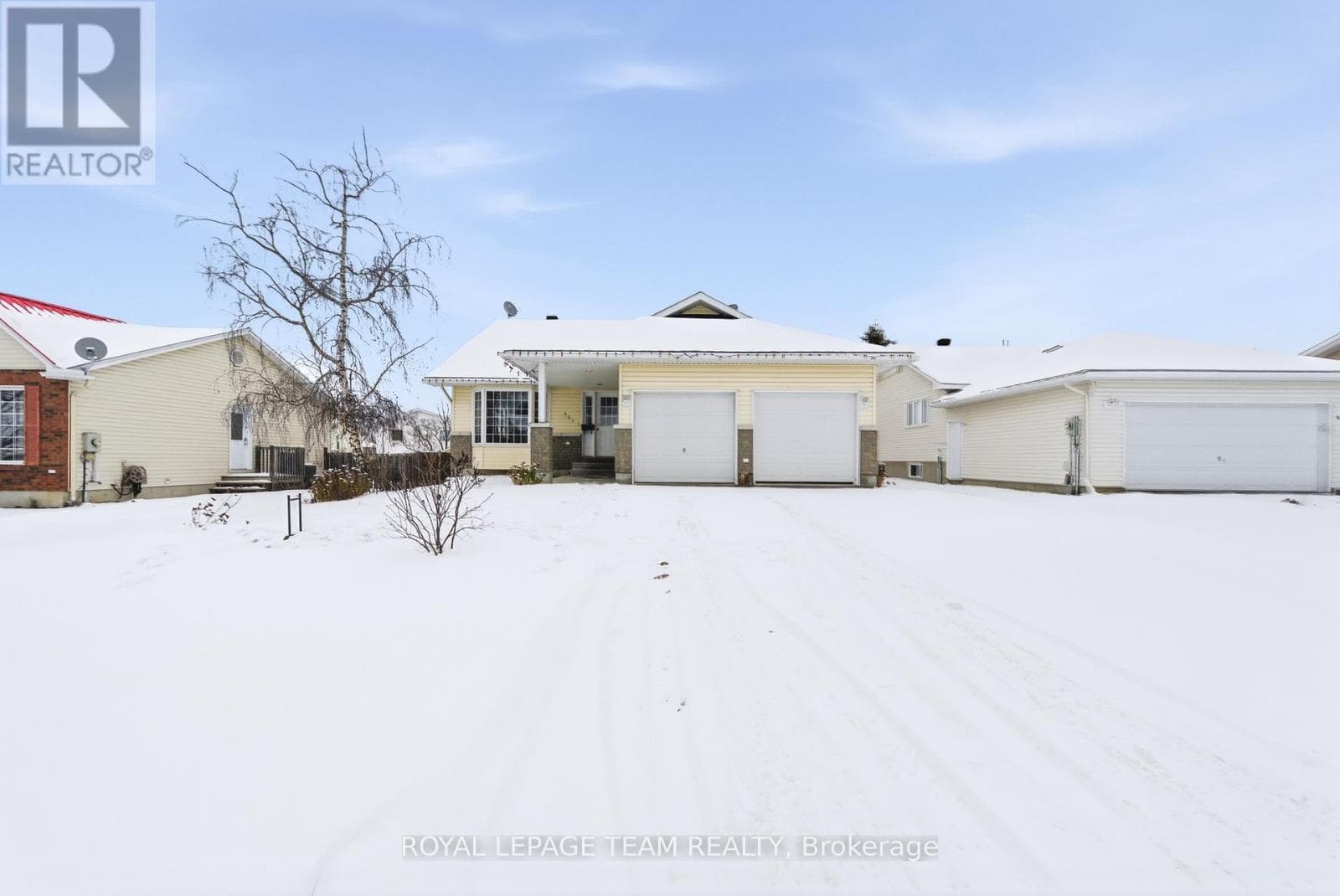 451 MAYHEW STREET — Renfrew, Ontario - Main photo