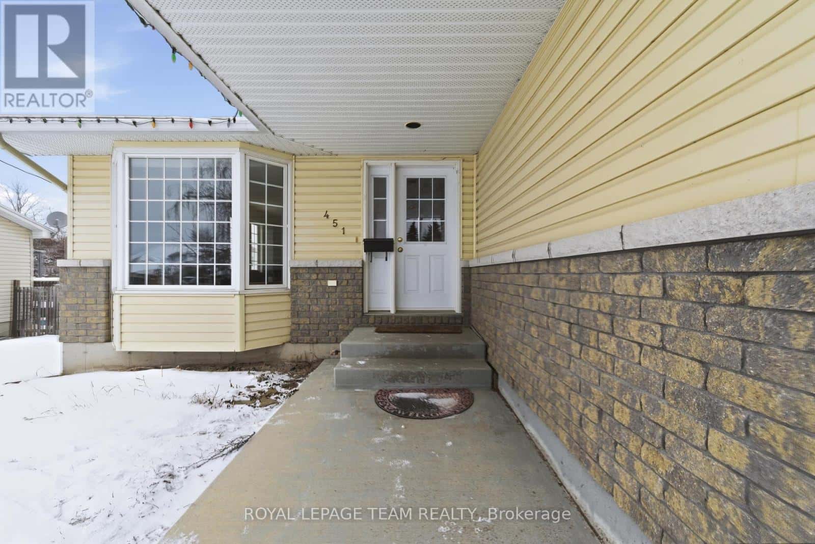 451 MAYHEW STREET — Renfrew, Ontario - Photo 4 of 50